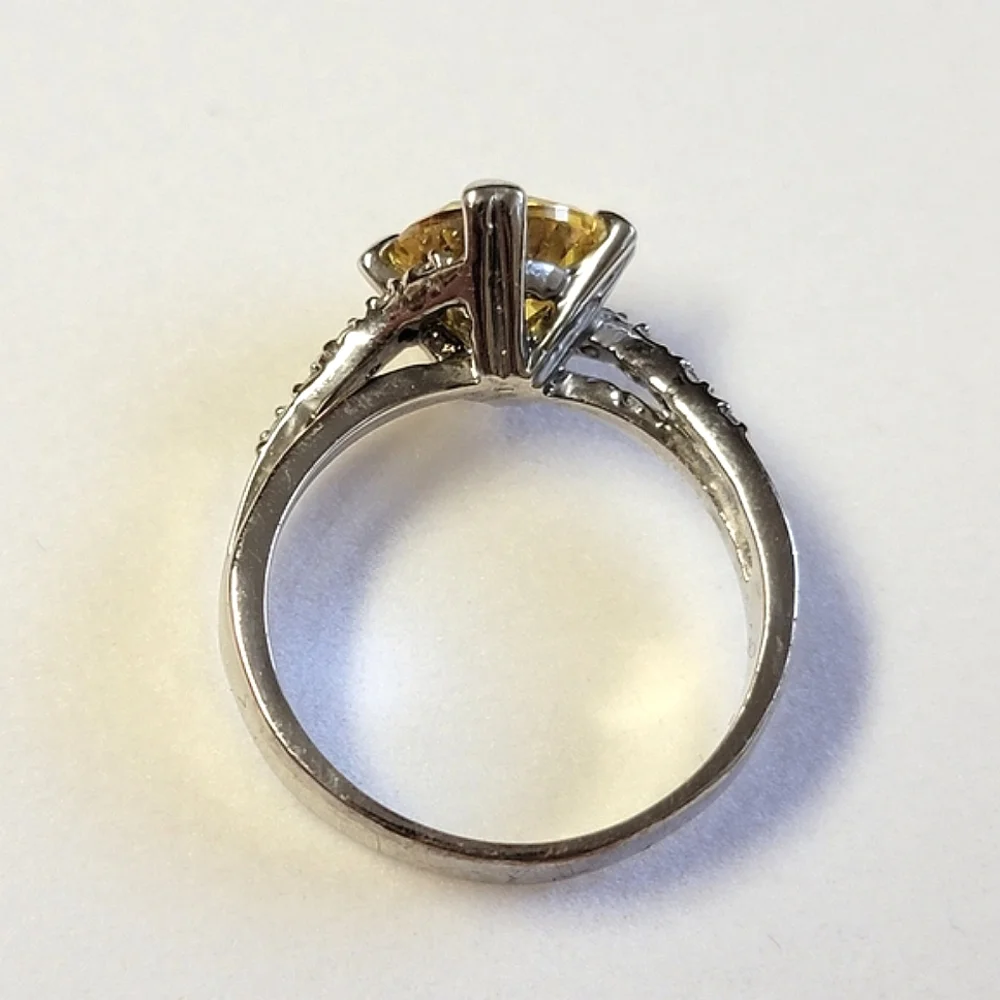 China GR Yellow Gemstone Fasion Rin